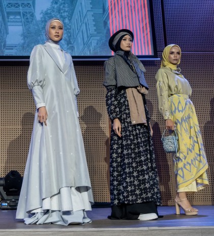Indonesia Internasional Modest Fashion Festival (IN2MF) Debut in Paris