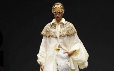 Hian Tjen dan Make Over Pamerkan Koleksi Couture di Arab Fashion Week 2022