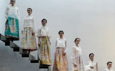 Pameran Fashion Peranakan dalam 'Tiga Negeri' oleh Tiga Desainer Indonesia