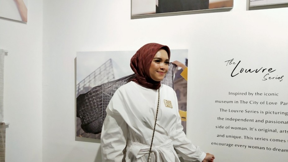 Pengalaman dalam Selembar Kerudung Buttonscarves 