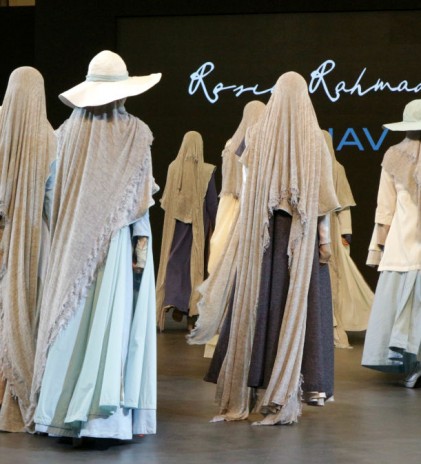 Bagai Dua Lautan yang Mengalir Berdampingan