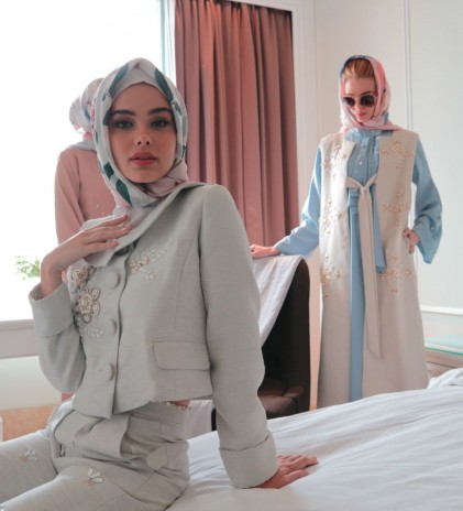 Check these Jackie O's Inspired Modest Collection from Majest&eacute; 