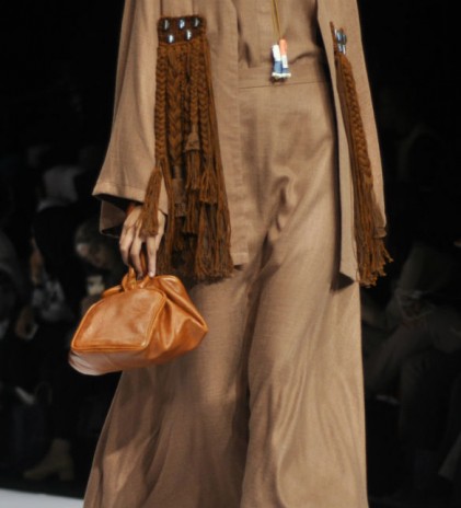 JFW 2017; 4 Brand, 4 Applique Detailing in 'Fervent'