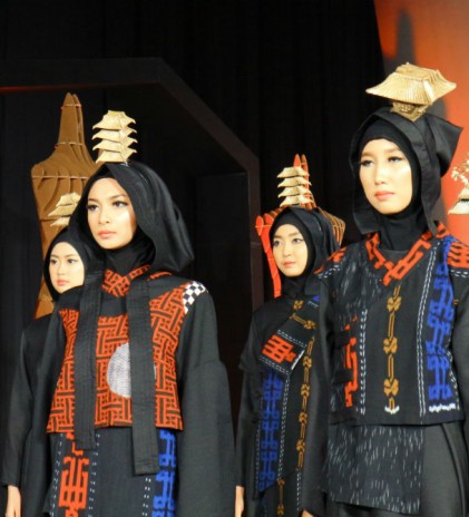 Senarai Negeri Sakura dari Surabaya; Alphiana & Sad Indah