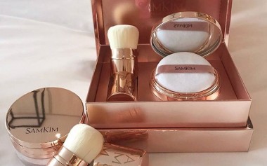 Bukan Hanya Skincare, Ini Rangkaian Produk Makeup Terbaru SamKim yang Mengandung Melatonin