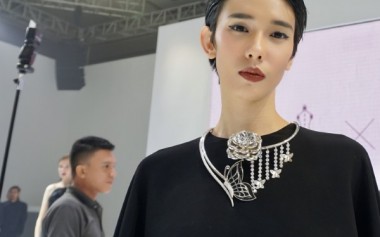 Kesempurnaan Kupu-Kupu, Paduan Fashion & Perhiasan Kolaborasi IPMI & Hartadinata Abadi 