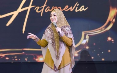 Khimar dan Gaun Koleksi Wiwiek Muslimah Sambut Ramadan
