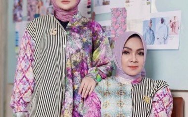 La Sabell&eacute; x Mama Rieta Luncurkan Scarf 35 Warna
