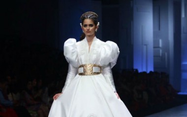 Mencipta Imaji Berani, Intens dan Penuh Tantangan; Cromia dari Sebastian Gunawan