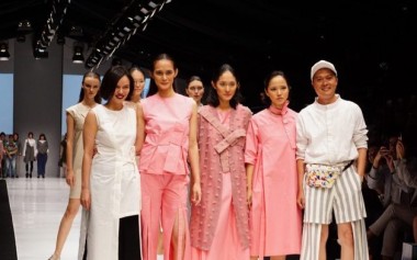 Menikmati JFW 2018 -dan Belanja Koleksi Runway!- Melalui E-Commerce Platform
