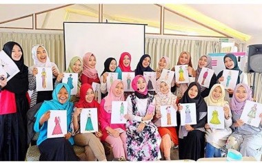 Roadshow Dian Pelangi bersama HiLo Soleha dalam 'Fashion Mission'