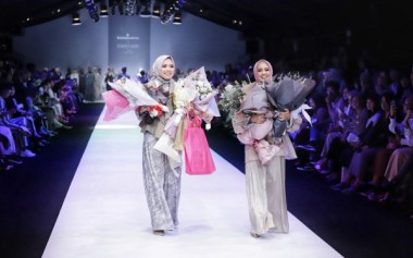 Sweetness in Luxury! Koleksi Bersama Buttonscarves dan Jenna & Kaia 