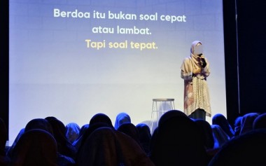 "Whispers to the Sky". Refleksi Surah Maryam &mdash; Kelirihan Doa yang Riuh di Langit